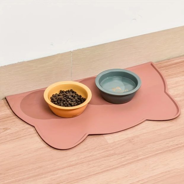 Silicone pet feeding mat – waterproof with raised edge